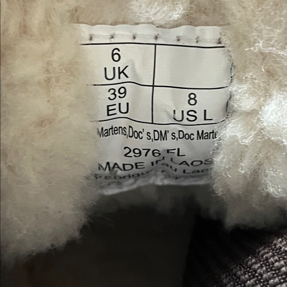 NWT Dr. Martens 2976 Faux Shearling Lined Boots - Picture 4 of 6